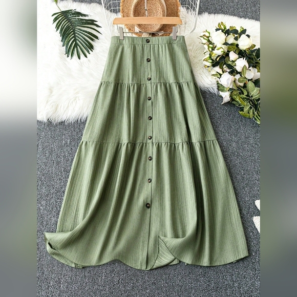 Solid Color Front Button Skirt - Picture 4 of 5